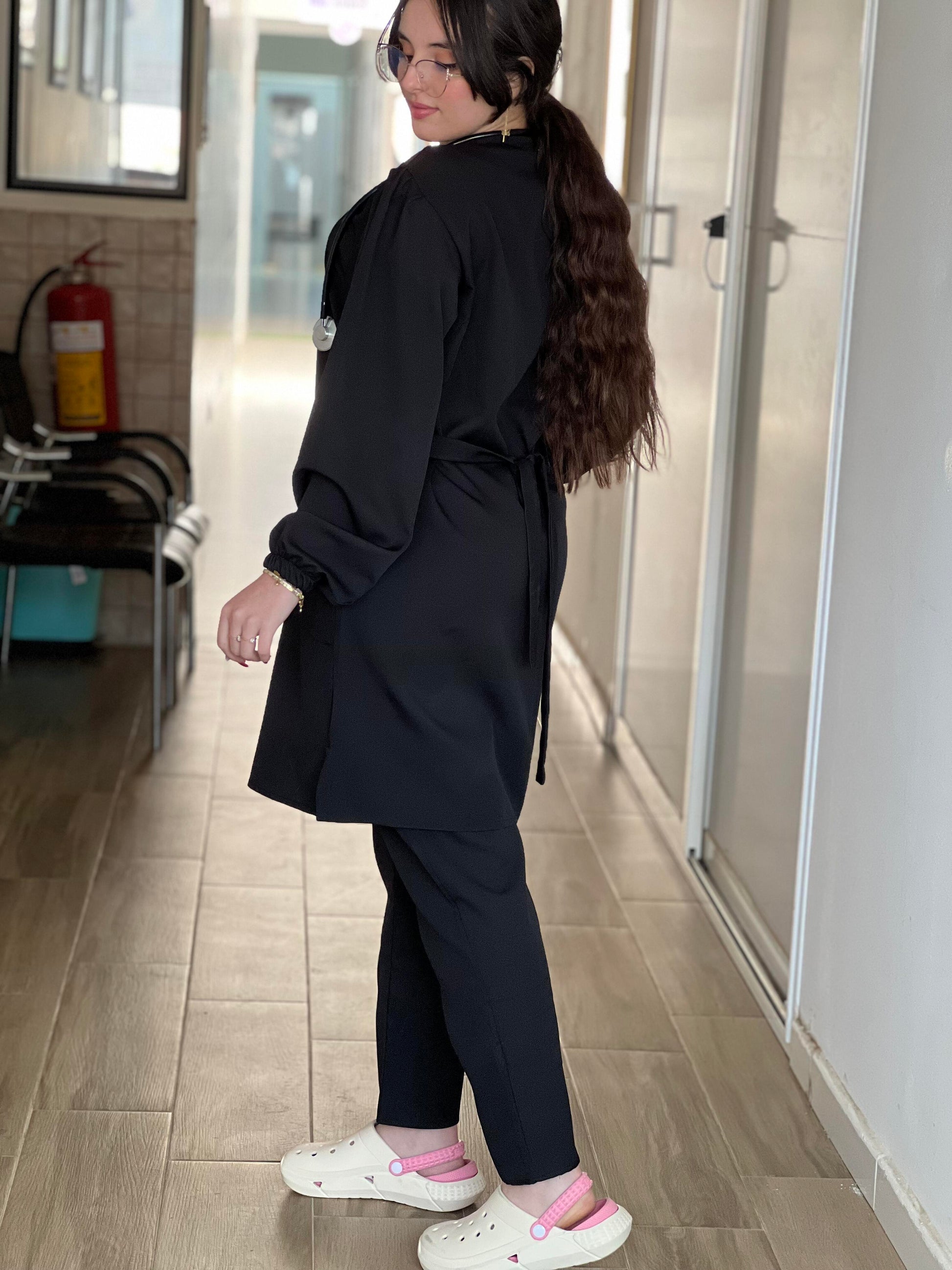 Tenue médicale pour femme - Noir (Modèle moyenne)