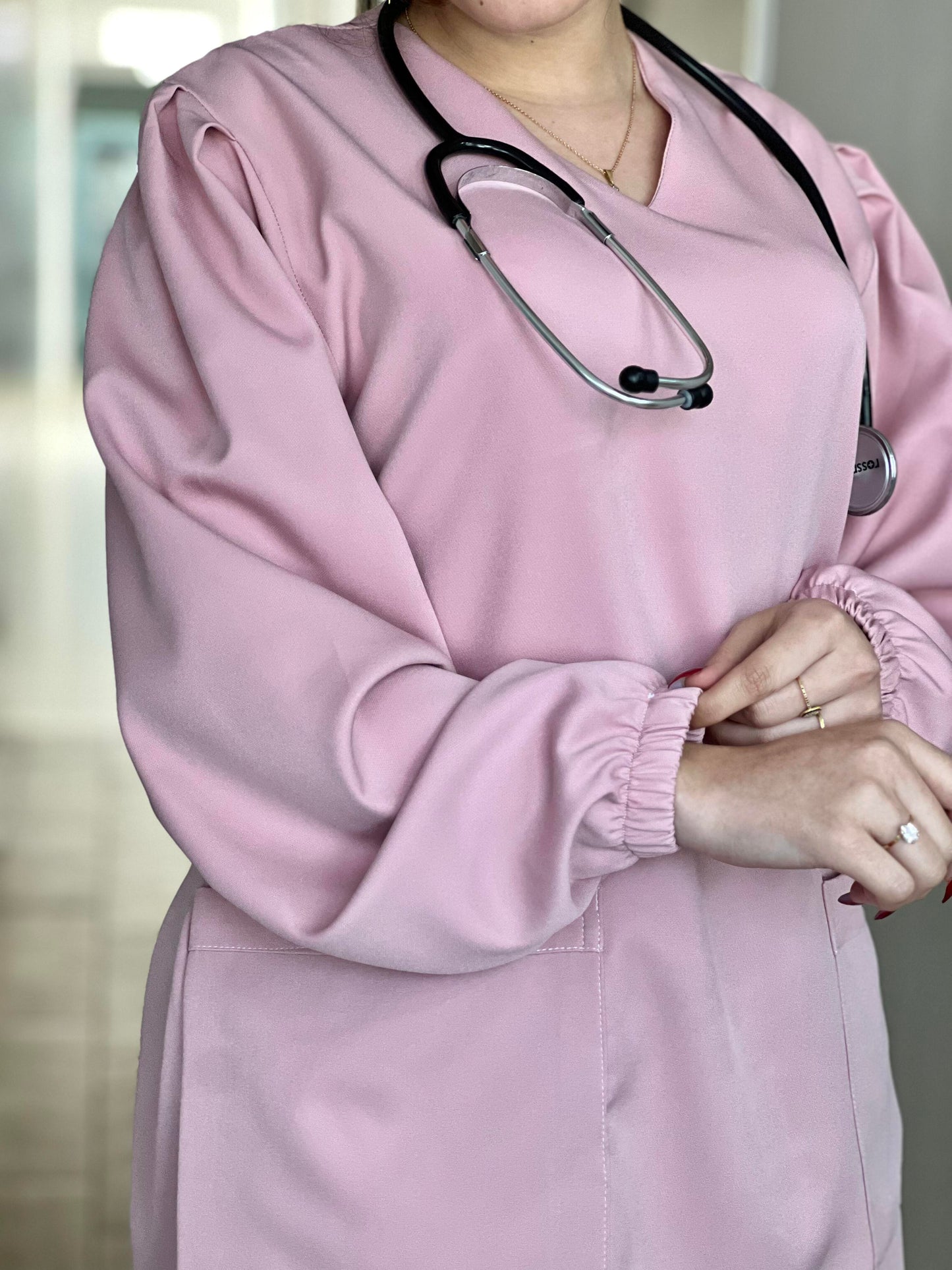 Tenue médicale pour femme - Rose (Modèle moyenne)