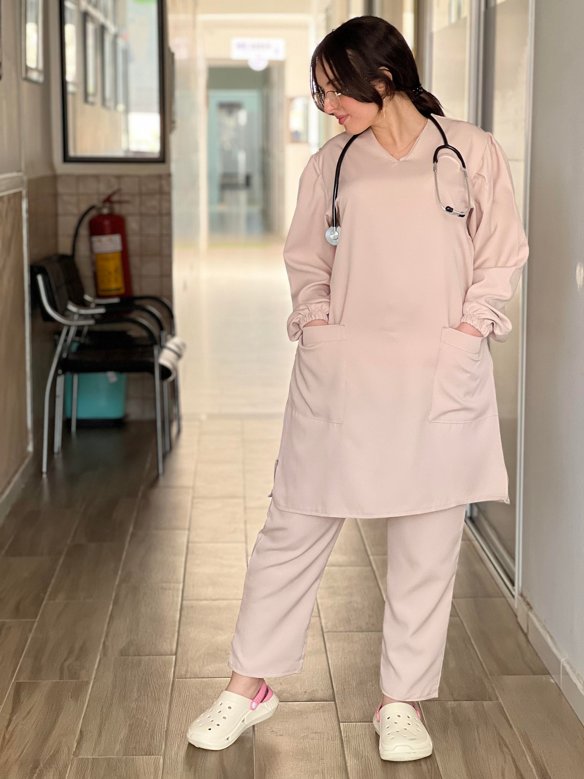 Tenue médicale pour femme - Beige (Modèle moyenne)