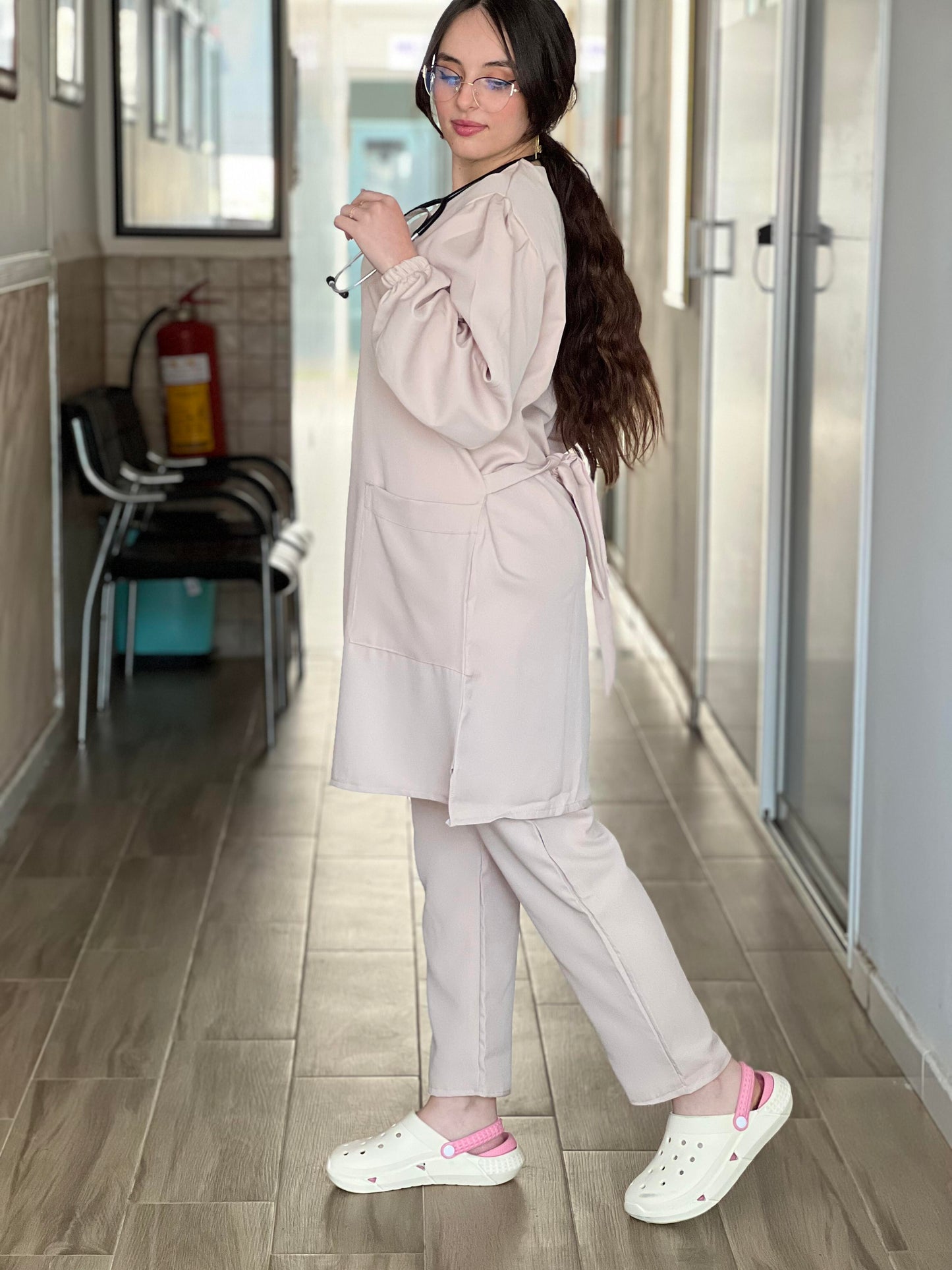 Tenue médicale pour femme - Beige (Modèle moyenne)