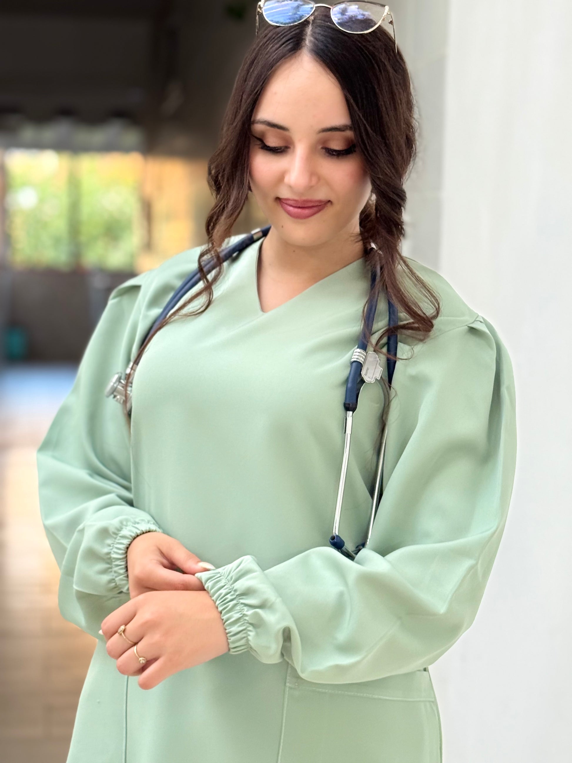 Tenue médicale pour femme - Vert Olive (Modèle moyenne)