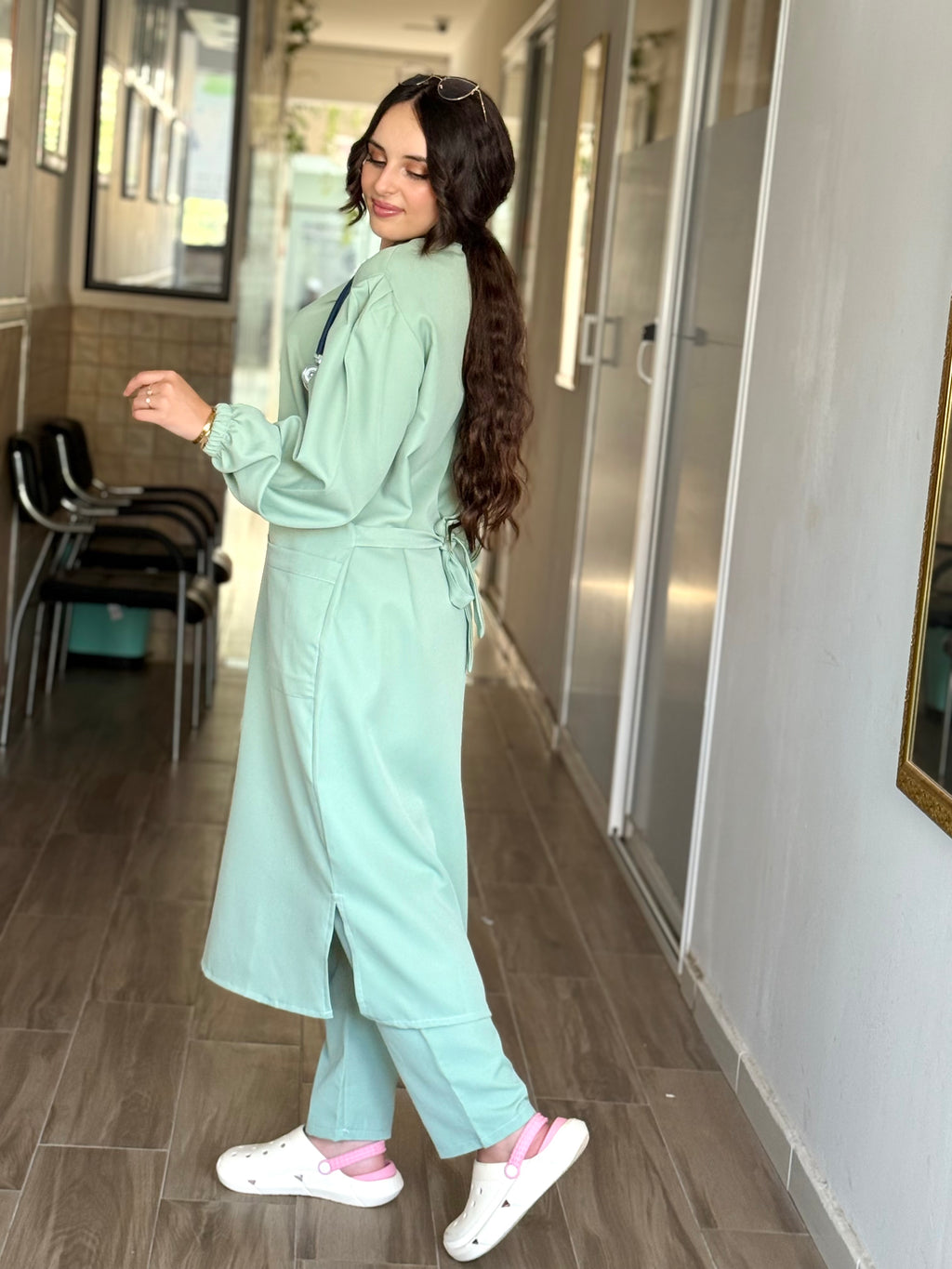 Tenue médicale pour femme - Vert Olive (Modèle longue)