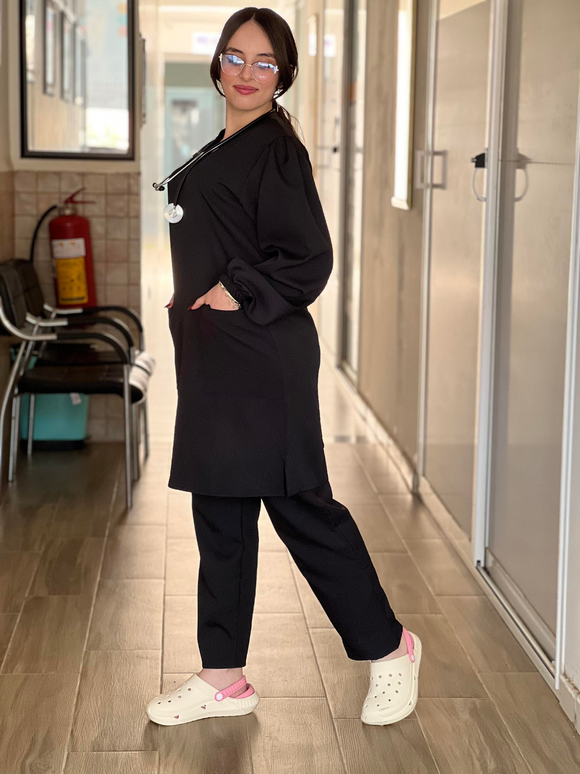 Tenue médicale pour femme - Noir (Modèle moyenne)