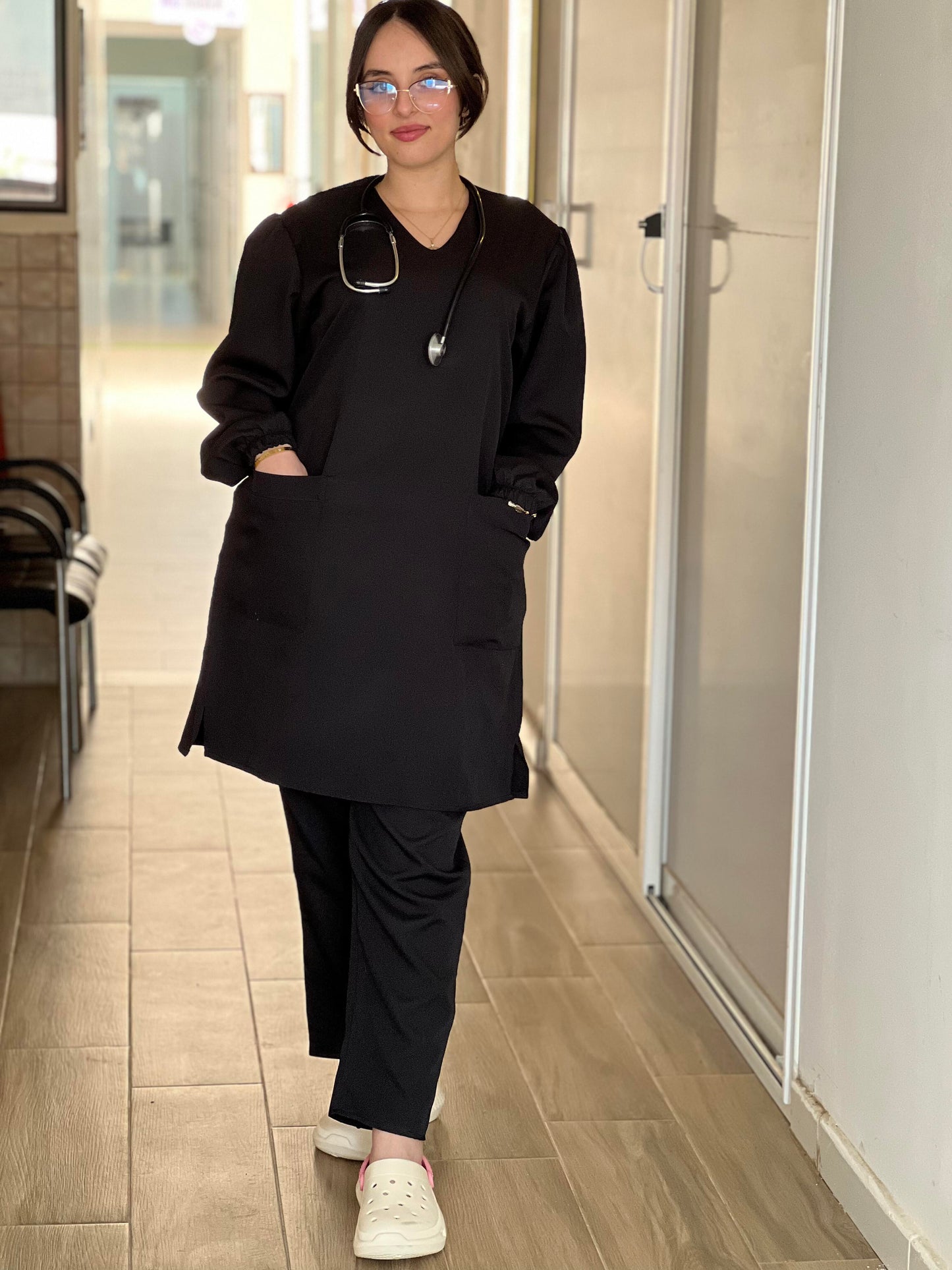 Tenue médicale pour femme - Noir (Modèle moyenne)