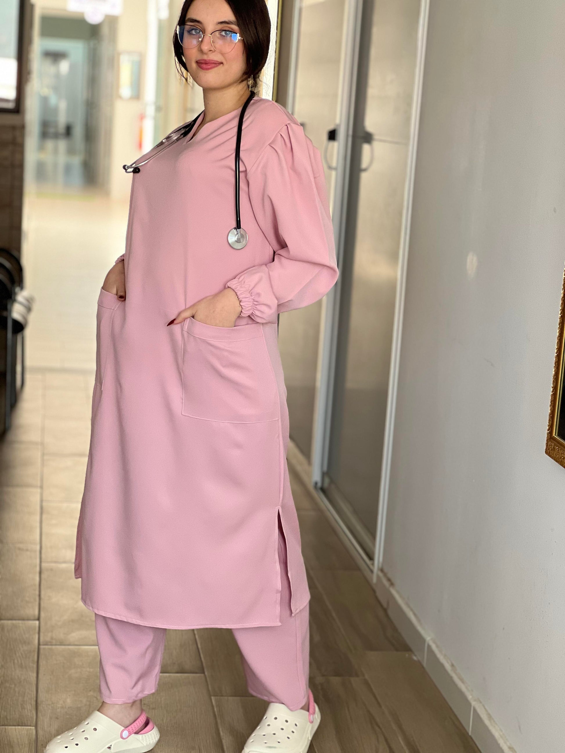 Tenue médicale pour femme - Rose (Modèle longue)