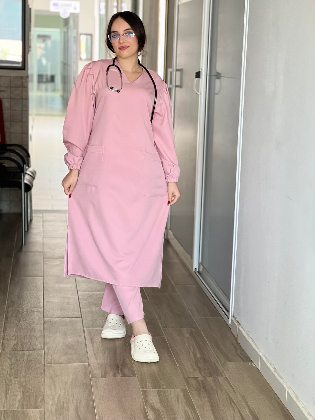 Tenue médicale pour femme - Rose (Modèle longue)