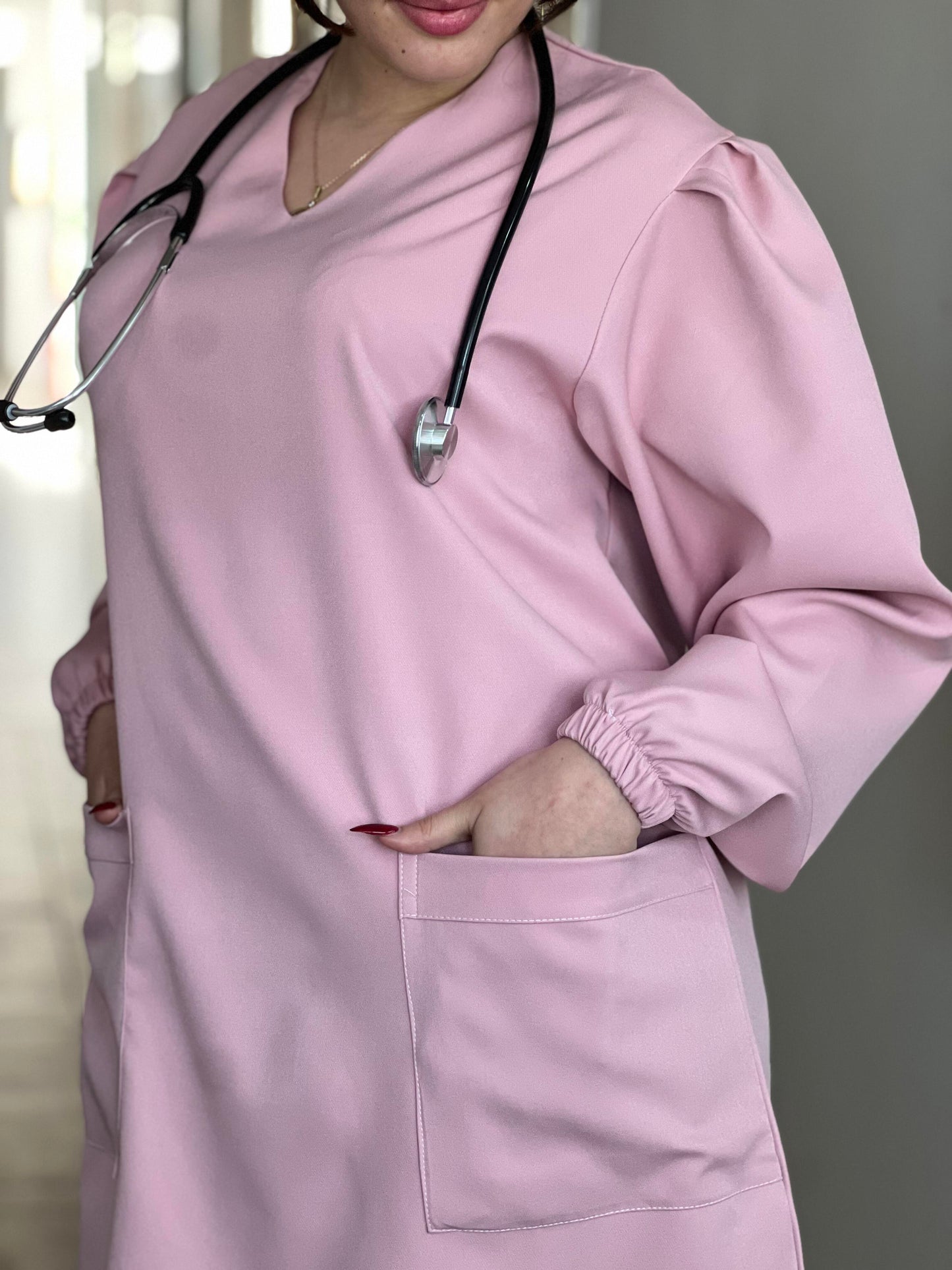 Tenue médicale pour femme - Rose (Modèle moyenne)